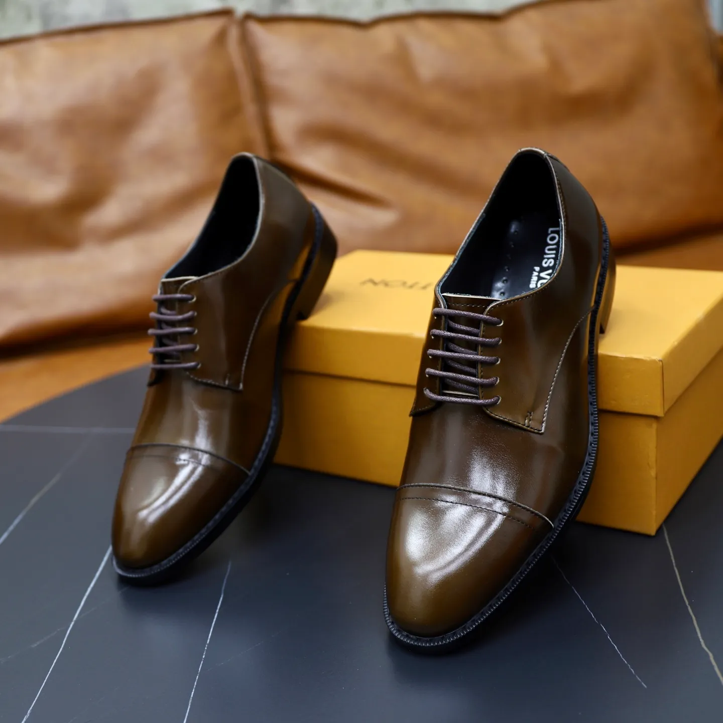 Ex-factory price: 500💰🙅‍♂️🙅‍♂️🙅‍♂️ Brand: LV Louis Vuitton Standard code: Men's size 38-44 (45 can be customized) Grade: Same style as the official website Original order quality Material: Original cowhide surface Comfortable cowhide lining Original outsole Style category: Men's fashionable casual leather shoes Distinguished big-name luxury elements Top luxury Color: actual picture color